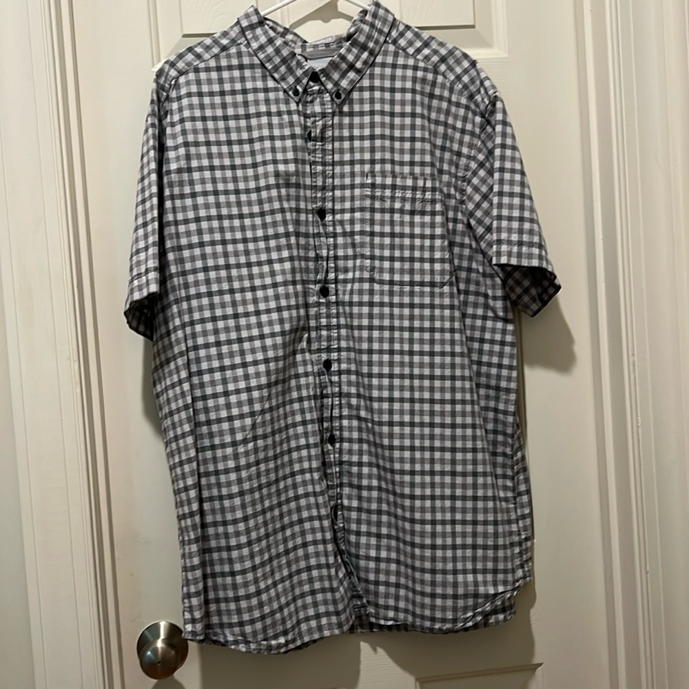 Columbia men’s regular fit sports short sleeve button-down with pocket